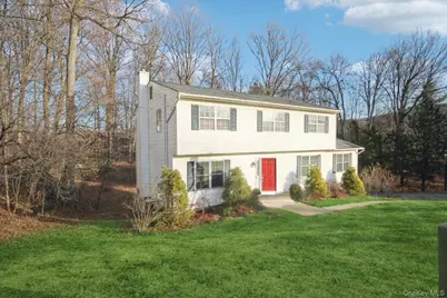 3 Geering Way, Fishkill, NY 12524 - Photo 2