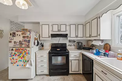 182 Evergreen Avenue, Brentwood, NY 11717 - Photo 18