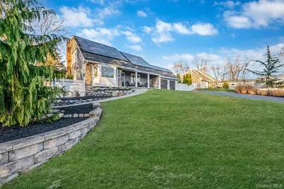 11 Chivalry Lane, Nesconset, NY 11767 - Photo 2