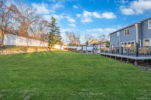 11 Chivalry Ln, Nesconset, NY 11767 - Photo 32