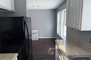 17 Orchard Pl, Poughkeepsie, NY 12601 - Photo 6