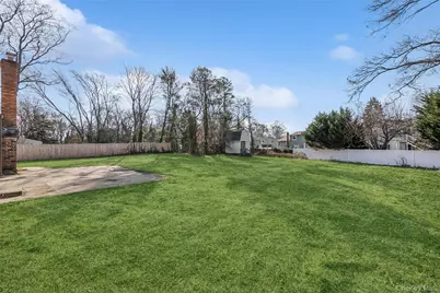 105 Loop Drive, Sayville, NY 11782 - Photo 32