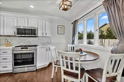 78 Redwood Lane, Massapequa Park, NY 11762 - Photo 8