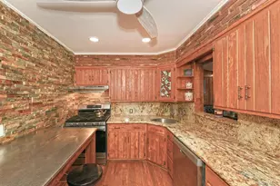 60 Connecticut Ave, Freeport, NY 11520 - Photo 14