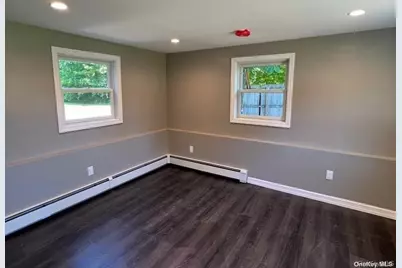 253 E 17th Street, Huntington Station, NY 11746 - Photo 6