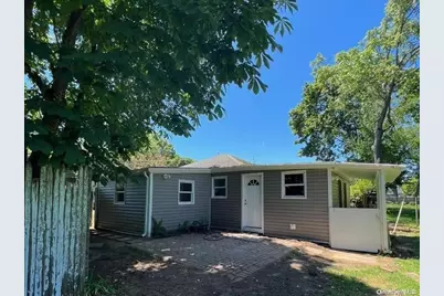 253 E 17th Street, Huntington Station, NY 11746 - Photo 8