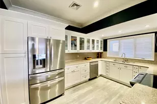 131 6th St, Greenport, NY 11944 - Photo 6