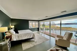 131 6th St, Greenport, NY 11944 - Photo 8