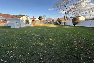 2480 Fir Ct, East Meadow, NY 11554 - Photo 32