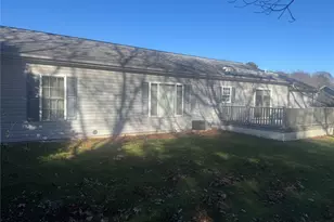 1407 Middle Rd, Calverton, NY 11933 - Photo 22