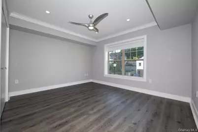 100 Glen Street #N2322, Glen Cove, NY 11542 - Photo 4