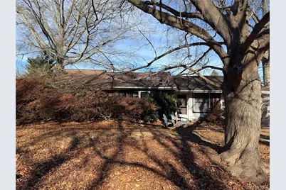 201 Frost Pond Road, Glen Cove, NY 11542 - Photo 4