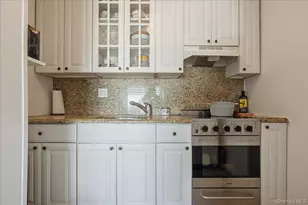 855 E Broadway, Long Beach, NY 11561 - Photo 14