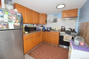 2 Aster Dr, New Hyde Park, NY 11040 - Photo 22