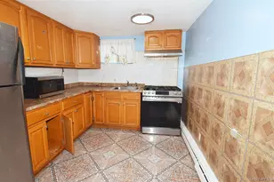 2 Aster Dr, New Hyde Park, NY 11040 - Photo 20