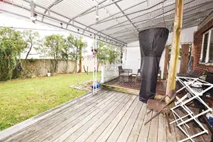 2 Aster Dr, New Hyde Park, NY 11040 - Photo 32