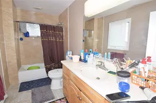 2 Aster Dr, New Hyde Park, NY 11040 - Photo 28