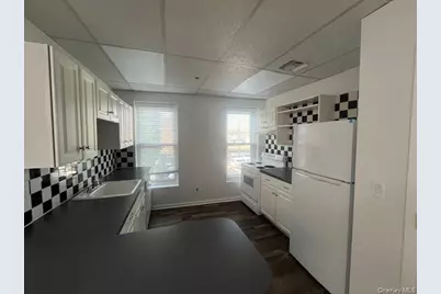 138 South Street #200, Oyster Bay, NY 11771 - Photo 2