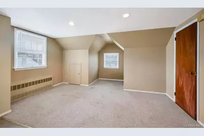 203 Green Valley Road, East Meadow, NY 11554 - Photo 16