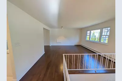 562 Westbrook Drive, Cortlandt Manor, NY 10567 - Photo 2