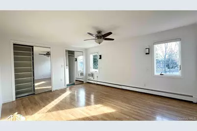 34 Marksman Lane, Levittown, NY 11756 - Photo 12