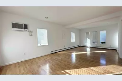 34 Marksman Lane, Levittown, NY 11756 - Photo 4