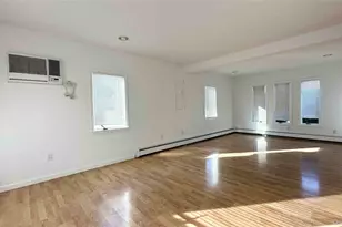 34 Marksman Ln, Levittown, NY 11756 - Photo 4