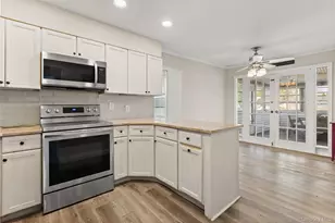 11 Marlboro Ln, East Islip, NY 11730 - Photo 2