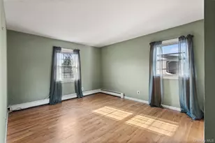 11 Marlboro Ln, East Islip, NY 11730 - Photo 8