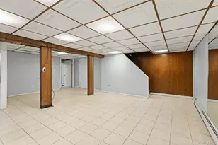 11 Marlboro Ln, East Islip, NY 11730 - Photo 18