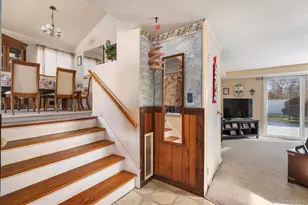 1 Shawnee Ln, Commack, NY 11725 - Photo 20