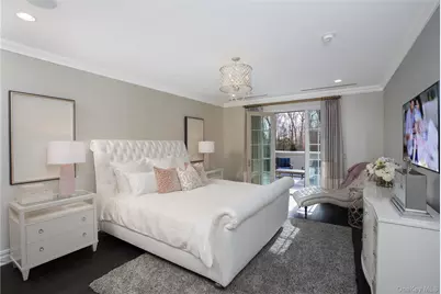 3000 Royal Court #3211, North Hills, NY 11040 - Photo 16