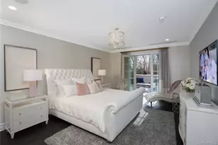 3000 Royal Ct, North Hills, NY 11040 - Photo 16