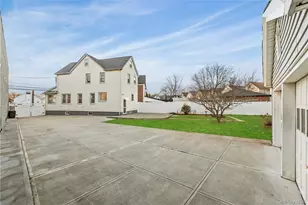 247-23 91st Ave, Bellerose, NY 11426 - Photo 30