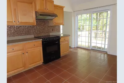 24 Sedgewick Road, Poughkeepsie, NY 12603 - Photo 10