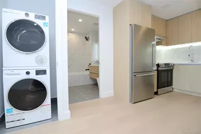 15002 Northern Boulevard #5H, Flushing, NY 11354 - Photo 16