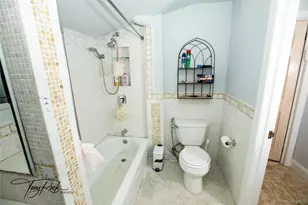 17 Glamford Ave, Port Washington, NY 11050 - Photo 12