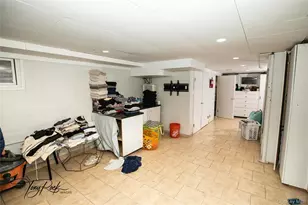 17 Glamford Ave, Port Washington, NY 11050 - Photo 14