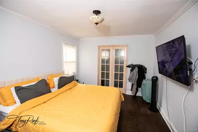 17 Glamford Avenue, Port Washington, NY 11050 - Photo 8