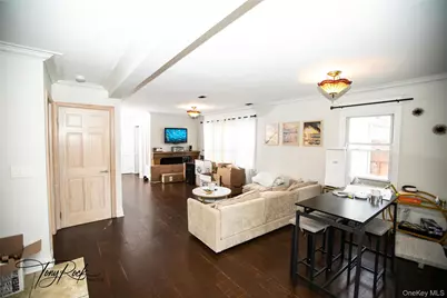 17 Glamford Avenue, Port Washington, NY 11050 - Photo 6