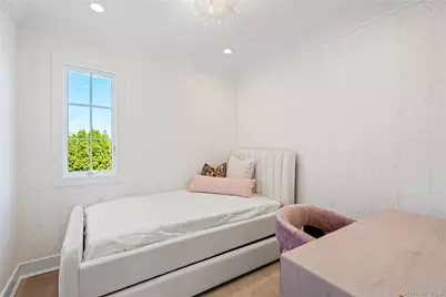 4 Carriage Lane, Southampton, NY 11968 - Photo 32