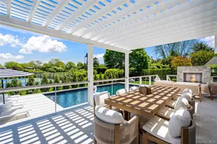 4 Carriage Ln, Southampton, NY 11968 - Photo 2