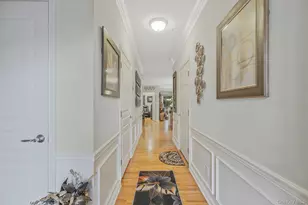 119 Wildwood Cir, Holtsville, NY 11742 - Photo 6