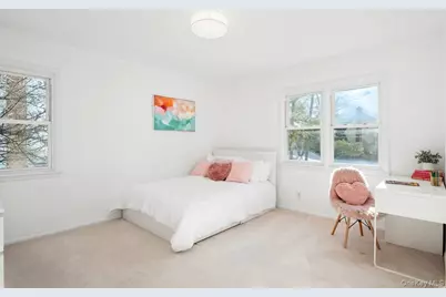 44 Amherst Drive, New Rochelle, NY 10804 - Photo 12