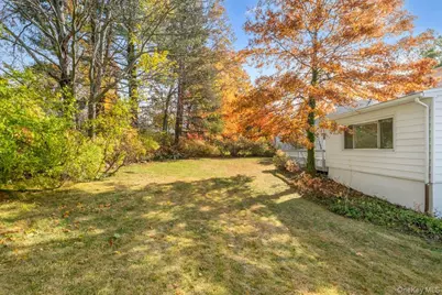 44 Amherst Drive, New Rochelle, NY 10804 - Photo 18