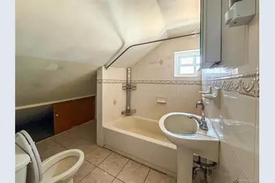 [Address not provided], Valley Stream, NY 11580 - Photo 6