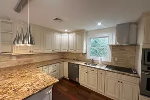 26 Radio Ave, Miller Place, NY 11764 - Photo 10