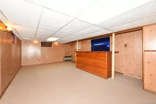 135 Barwick Blvd, Mineola, NY 11501 - Photo 22