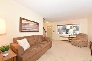 135 Barwick Blvd, Mineola, NY 11501 - Photo 6