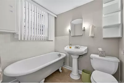 863 Woodbury Road, Woodbury, NY 11797 - Photo 12